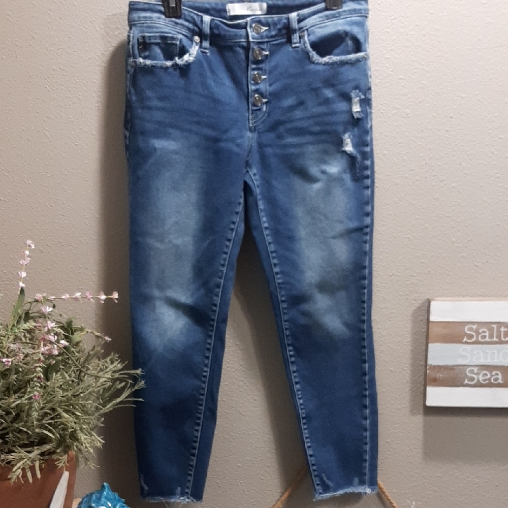 KanCan Distressed Button-Fly Cropped Blue Jeans